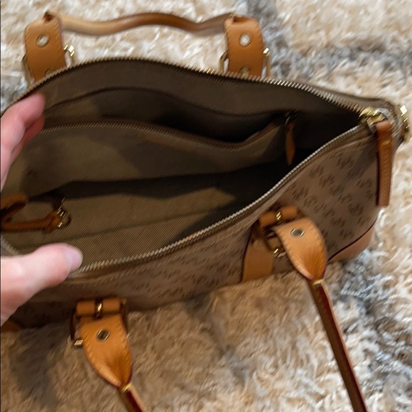 Dooney & Bourke purse - Picture 5 of 9